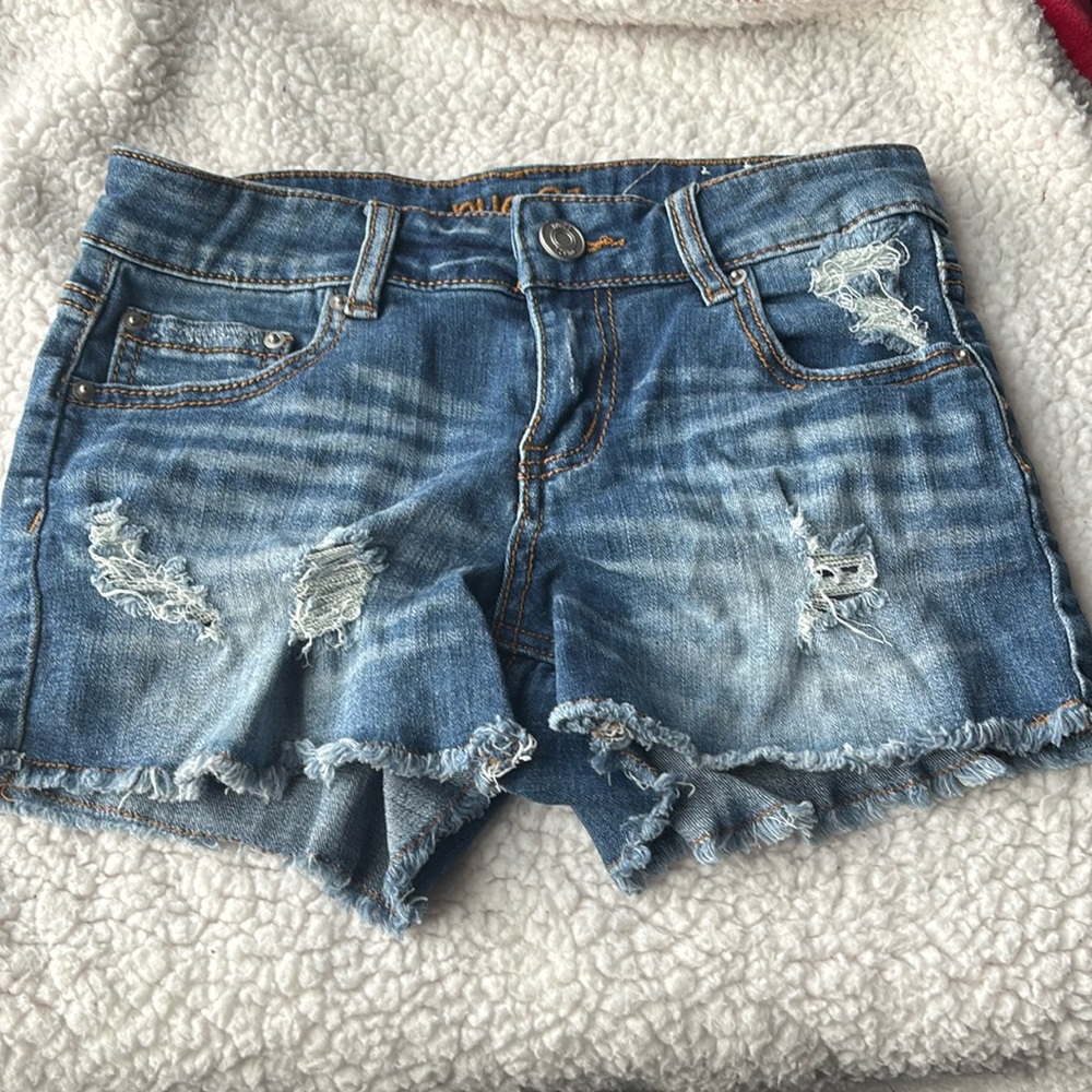 Distressed shorts